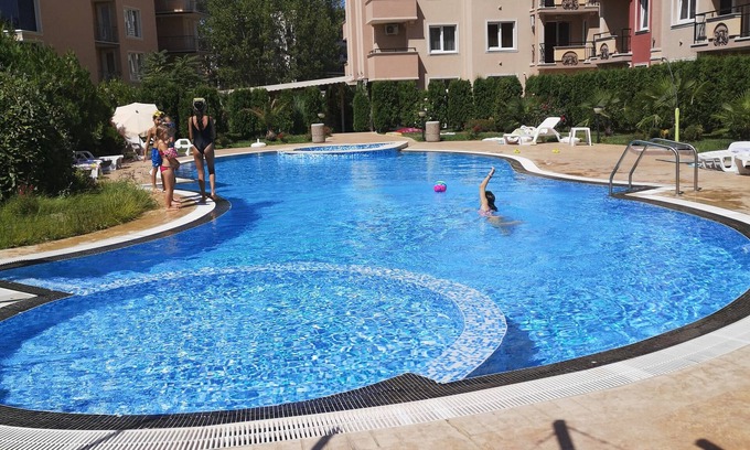 Sunny Beach Apartamento | Aparthotel con recepción, apartamento de 2 habitaciones, 2 ° piso, ascensor, cocina, baño, balcón.