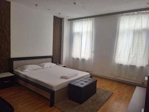 Bucharest City-Centre Apartamento | ApartHotel Yanis