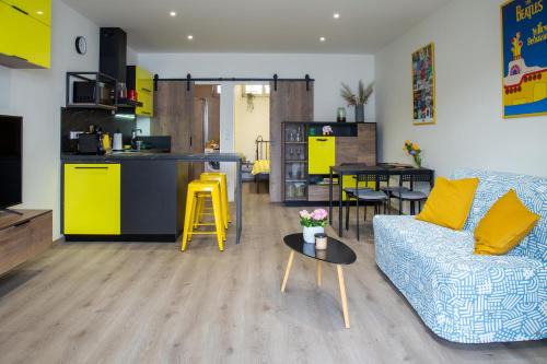 Kolin 2 Apartamento | Apartmán Yellow Submarine se slunnou terasou