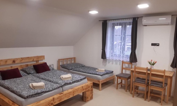 Drnholec Cama Y Desayuno | Apartmány na Sklípku