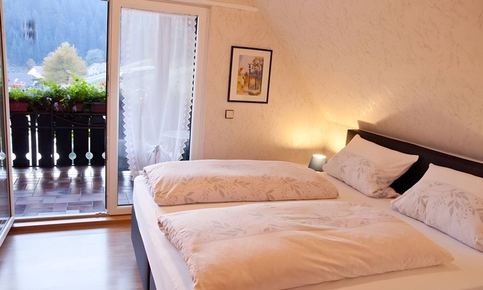 Bad Rippoldsau-Schapbach Apartamento | Apartamento 'Kerstin, 60qm' con terraza compartida, balcón y Wi-Fi