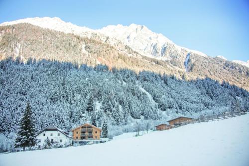 Rasun Anterselva Apartamento | Apartments Hochbrunn - Pension Brunner