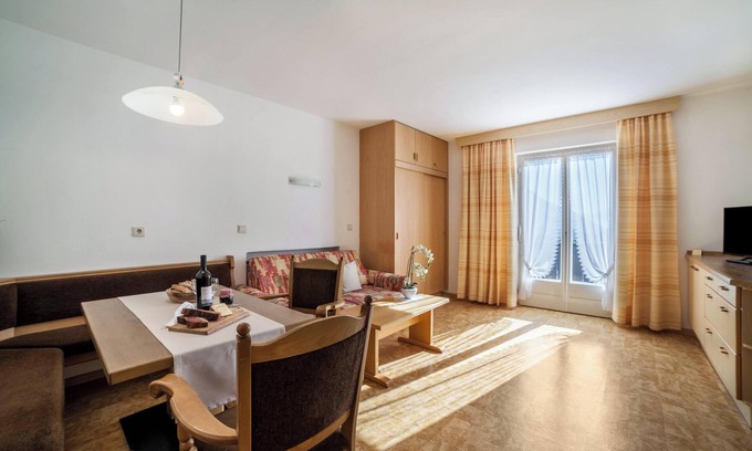 San Leonardo in Passiria Apartamento | Apartamento "Residencia Pichler 2" con vistas a la montaña, balcón y Wi-Fi