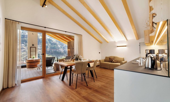 San Leonardo in Passiria Apartamento | Apartamento 'Federleicht' con vistas a la montaña, terraza privada y Wi-Fi
