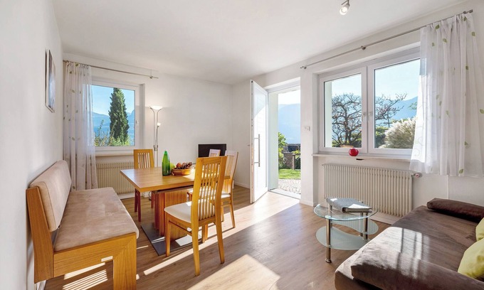Termeno Sulla Strada del Vino Apartamento | Apartamento 'Rungg' con vistas a la montaña, terraza compartida y Wi-Fi