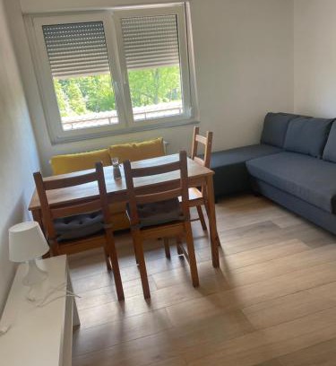 Postojna Apartamento | Apartma Škorenjček