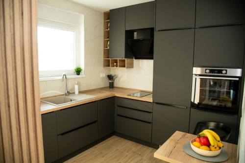 Slavonski Brod Apartamento | Apartman April u centru grada, besplatan parking
