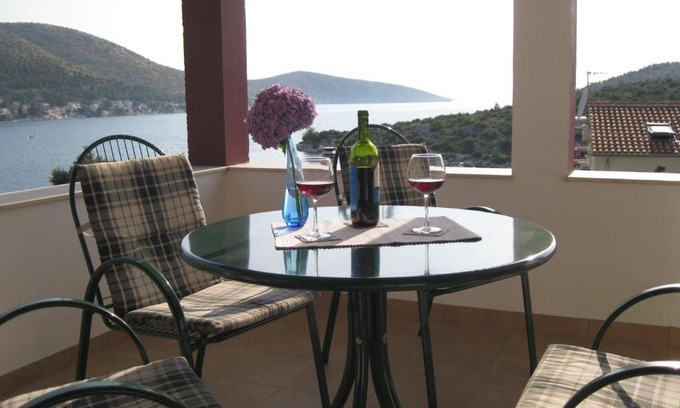 Grebastica Apartamento | Apartman Belamarić