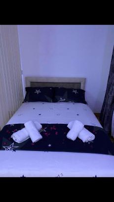 Kraljevo Apartamento | Apartman brutalan nov