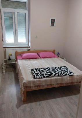 Ruma Apartamento | Apartman Central