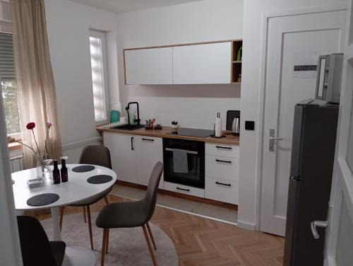 Tuzla Apartamento | Apartman Leky