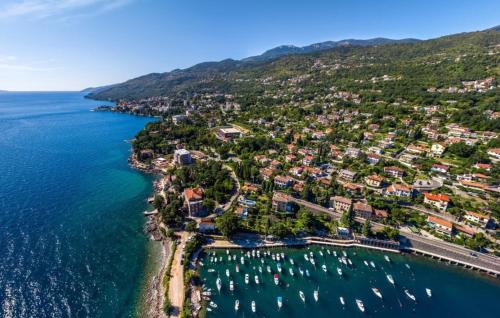 Ika Apartamento | Apartman Mario by Villas Guide