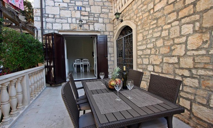 Supetar Apartamento | Apartman Nikoleta