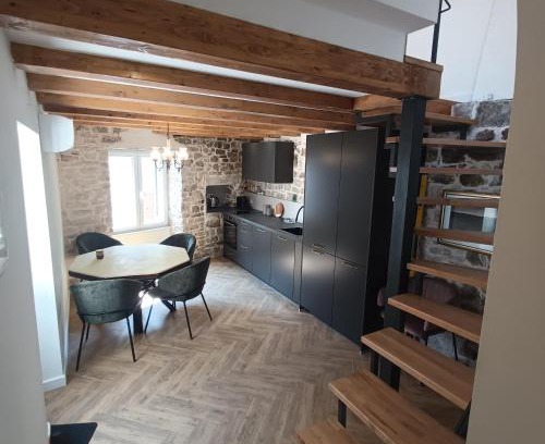 Kastel Kambelovac Apartamento | Apartman old house in Kastel Kambelovac