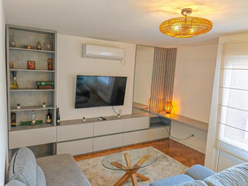 Gospostina Apartamento | Apartman Petar-Spacious Friendly Stay in the Heart of Budva