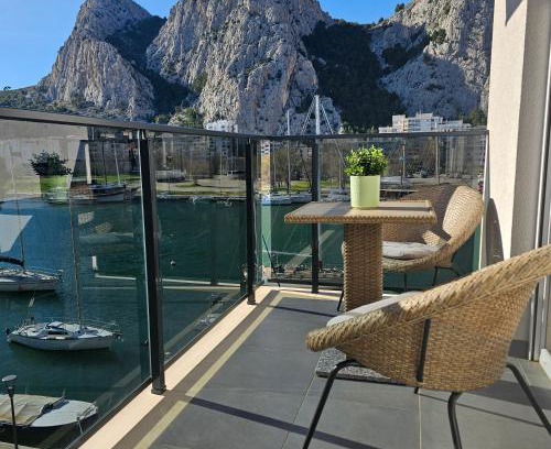 Omis Apartamento | Apartman River Breeze