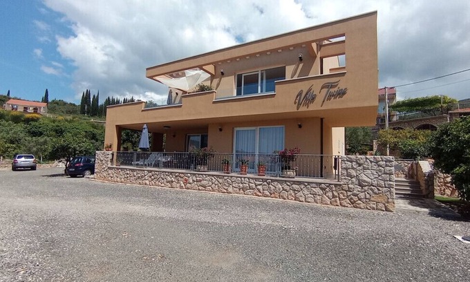 Molunat Apartamento | Apartman Twins 1 by Villas Guide