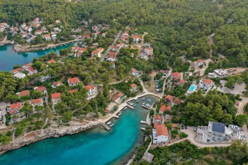 Cove Basina (Jelsa) Apartamento | Apartmani Huljić