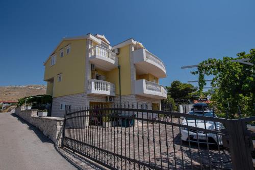 Grebastica Apartamento | Apartmani "Mary"