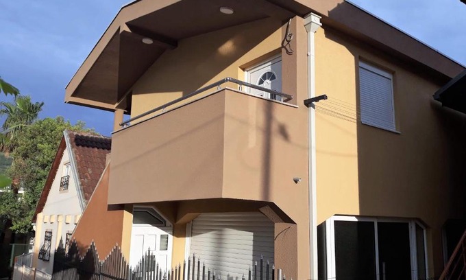 Sutomore Casa | Apartmani "Ravić"