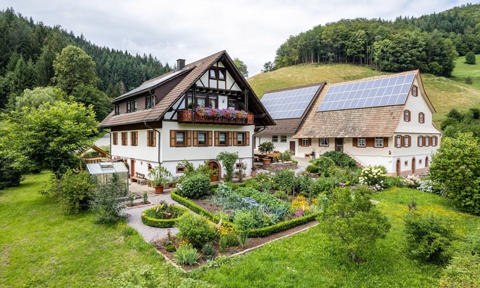 Bad Peterstal-Griesbach Apartamento | Apartamento 'Am Döttelbach' con vistas a la montaña, terraza privada y Wi-Fi