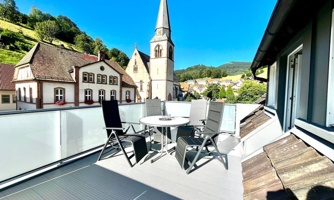 Bad Peterstal-Griesbach Apartamento | Apartamento 'Ferienwohnung Schwarzwaldliebe' con terraza privada y Wi-Fi