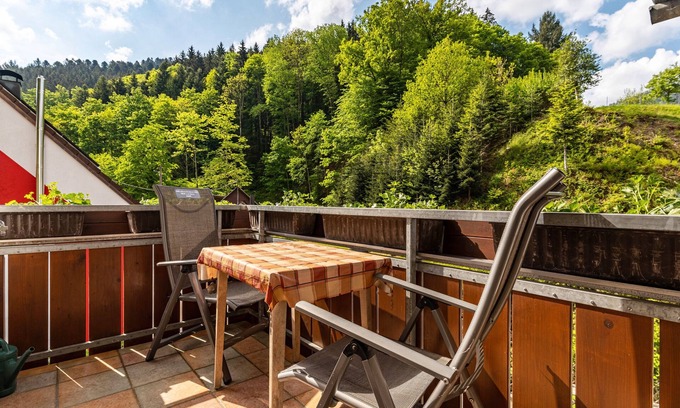 Bad Peterstal-Griesbach Apartamento | Apartamento 'Doppelzimmer 2' con vistas a la montaña, balcón privado y Wi-Fi