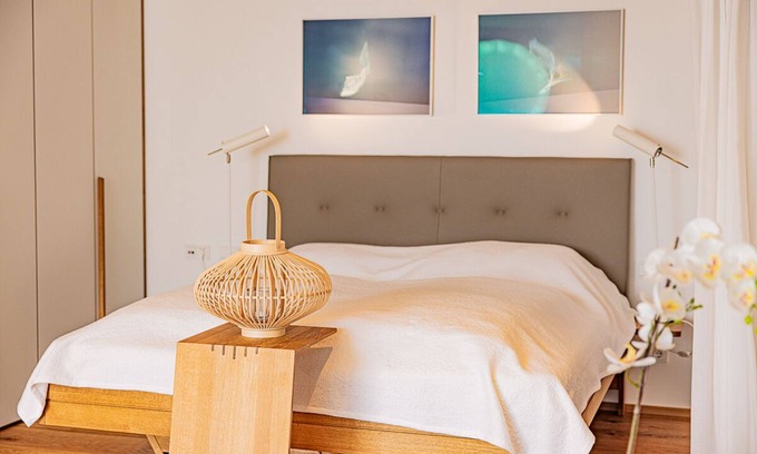 Seewalchen am Attersee Apartamento | Apartment directly on the lake