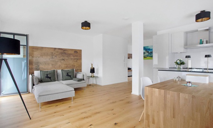 Breitbrunn a. Chiemsee Apartamento | Apartamento 'Design Ferienwohnung Am Chiemsee' con terraza privada, jardín privado y Wi-Fi
