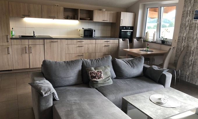 Altenlotheim Apartamento | Apartamento 'Fewo Stremme' con vistas a la montaña, jardín compartido y Wi-Fi