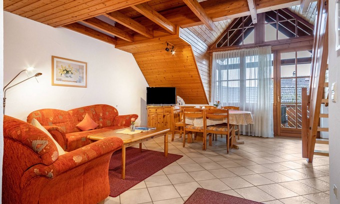 Kressbronn Apartamento | Apartamento 'Ferienwohnung 4, 99qm' con jardín compartido, balcón y Wi-Fi