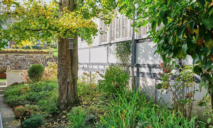 Neunkirchen-Seelscheid Apartamento | Apartamento en el patio con entramado de madera 'casa en movimiento'