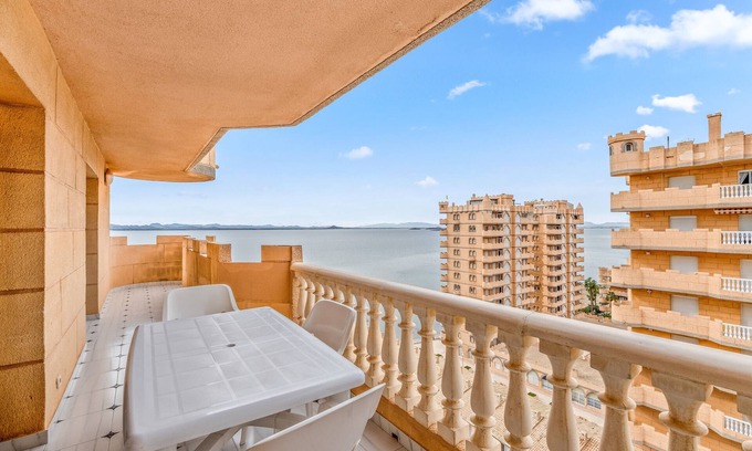 San Javier Apartamento | Apartamento 'Castillo De Mar F2 Torre Sur 10a' con vistas al mar, piscina compartida y Wi-Fi