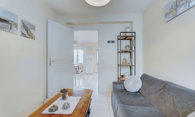 Saint-Benoit-des-Ondes Apartamento | Apartamento 'Grain De Sable' con terraza privada y Wi-Fi