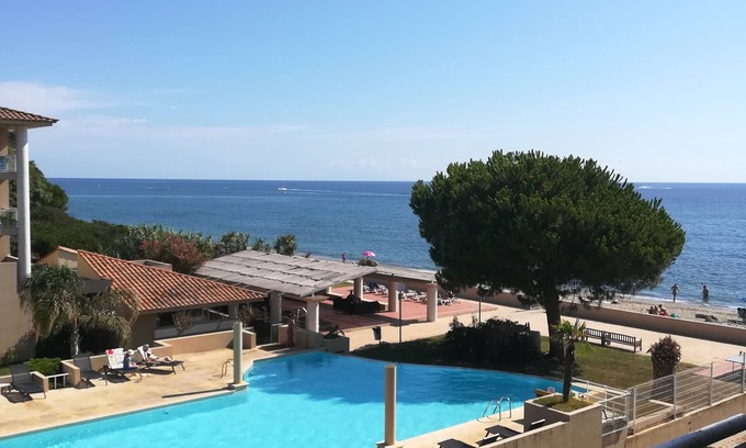 Santa-Lucia-di-Moriani Apartamento | Apartamento junto al mar