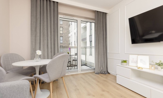 Srodmiescie Apartamento | Apartment Łódź Fabryczna by Renters