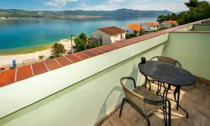 Arbanija Apartamento | Apartamento Šarić by Interhome