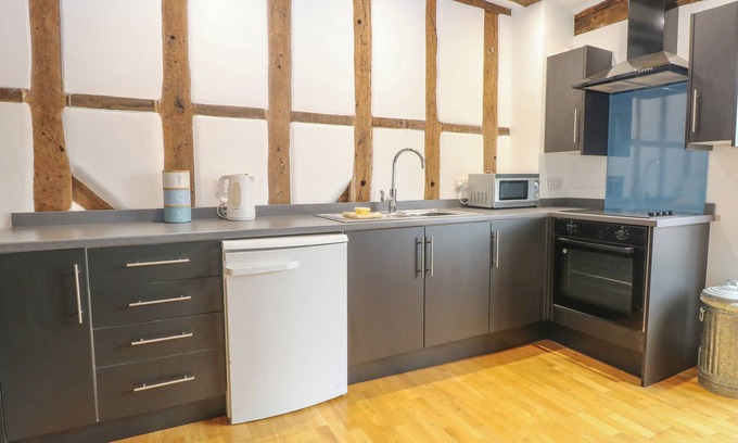 Harleston Cabaña | APARTMENT 1, CHAMELEON HOUSE, family friendly in Harleston