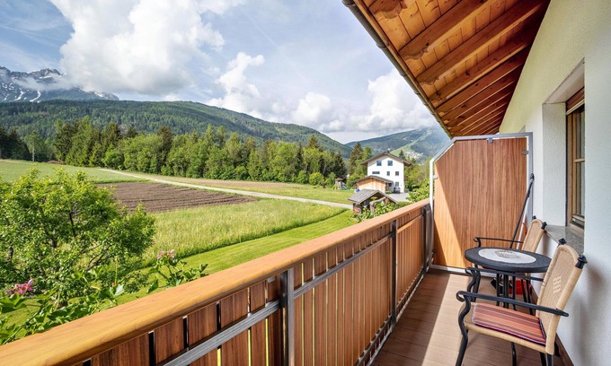 Valdaora di Sopra Apartamento | Apartamento '1' con vistas a la montaña, jardín compartido y Wi-Fi