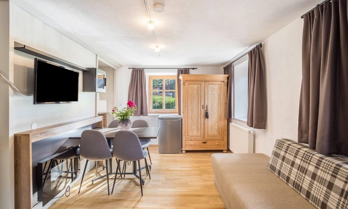 Issengo Apartamento | Apartamento '1' con vistas a la montaña, piscina compartida y Wi-Fi