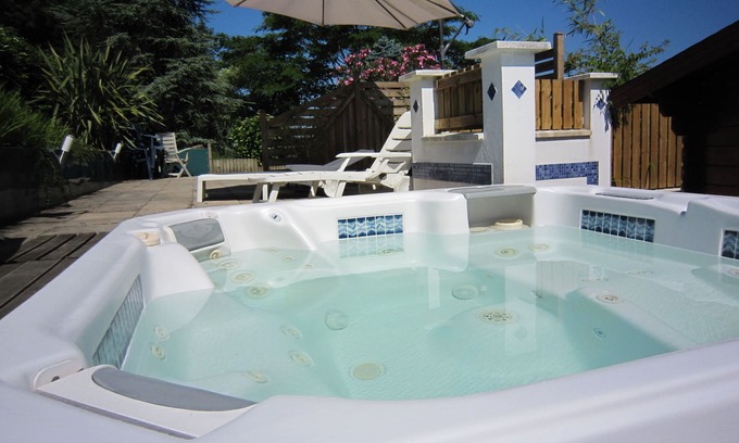 Lahonce Apartamento | Apartamento a 15 km de la playa, jacuzzi, sauna, capacidad para 5 personas, totalmente equipado.