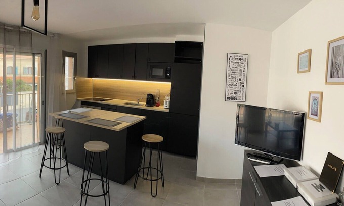 Carnon-Plage Apartamento | Apartamento 42 m2 más balcón parking privado primera línea vista calle