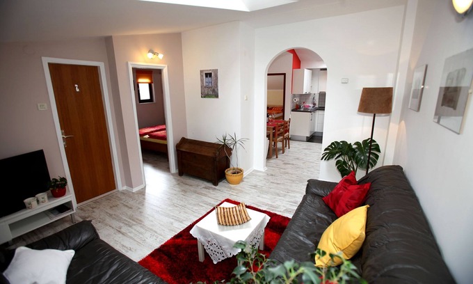 Sarsoni Apartamento | Apartment 2, vacation apartment near Opatija/Rijeka from private owner, in Viskovo, in a quiet location