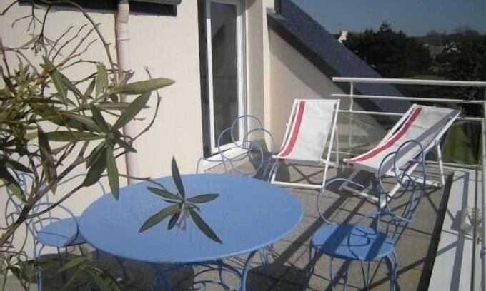 Pleneuf-Val-Andre Apartamento | Apartamento a 200 m de la playa y del campo de golf, con una gran terraza orientada al sur.