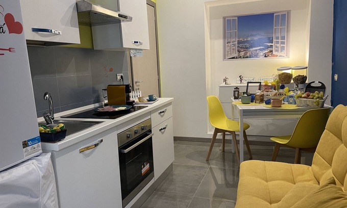 Quartieri Spagnoli Apartamento | Apartment 200 m From Piazza del Plebiscito