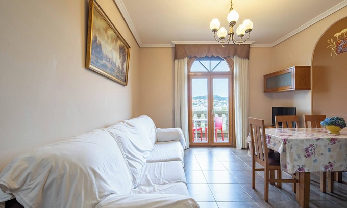 Cangas Apartamento | 'Apartamento 21 Ático' con vistas al mar, piscina compartida y Wi-Fi