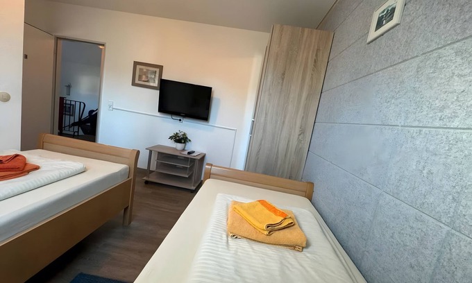 Neuhof Apartamento | Apartment '3' with Shared Garden and Wi-Fi