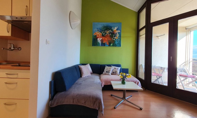 Mareda Apartamento | Apartamento a 300 metros de la playa, vistas al mar, aire acondicionado, estacionamiento