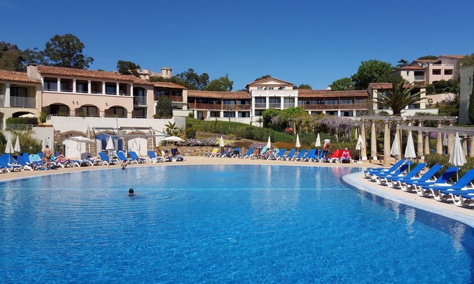 Les Restanques Apartamento | APARTAMENTO T1 MEZZA EN PIEDRA RESIDENCIAL Y PARQUES VACACIONALES DE GRIMAUD