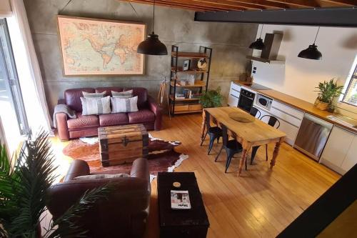 Blenheim Apartamento | Apartment 4 - Haddin Court - Chic NY Loft Style